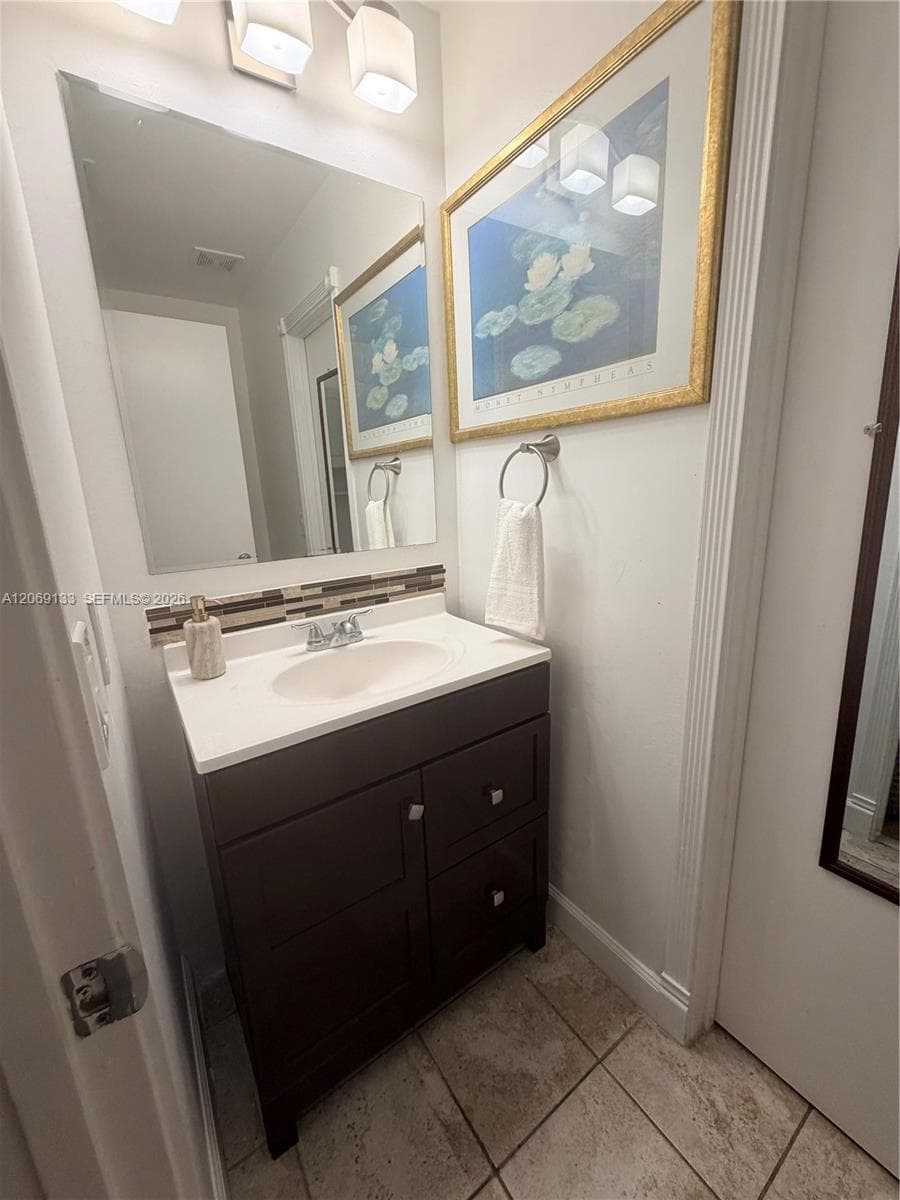 LAKESHORE · #1201E in Homestead - Photo 2