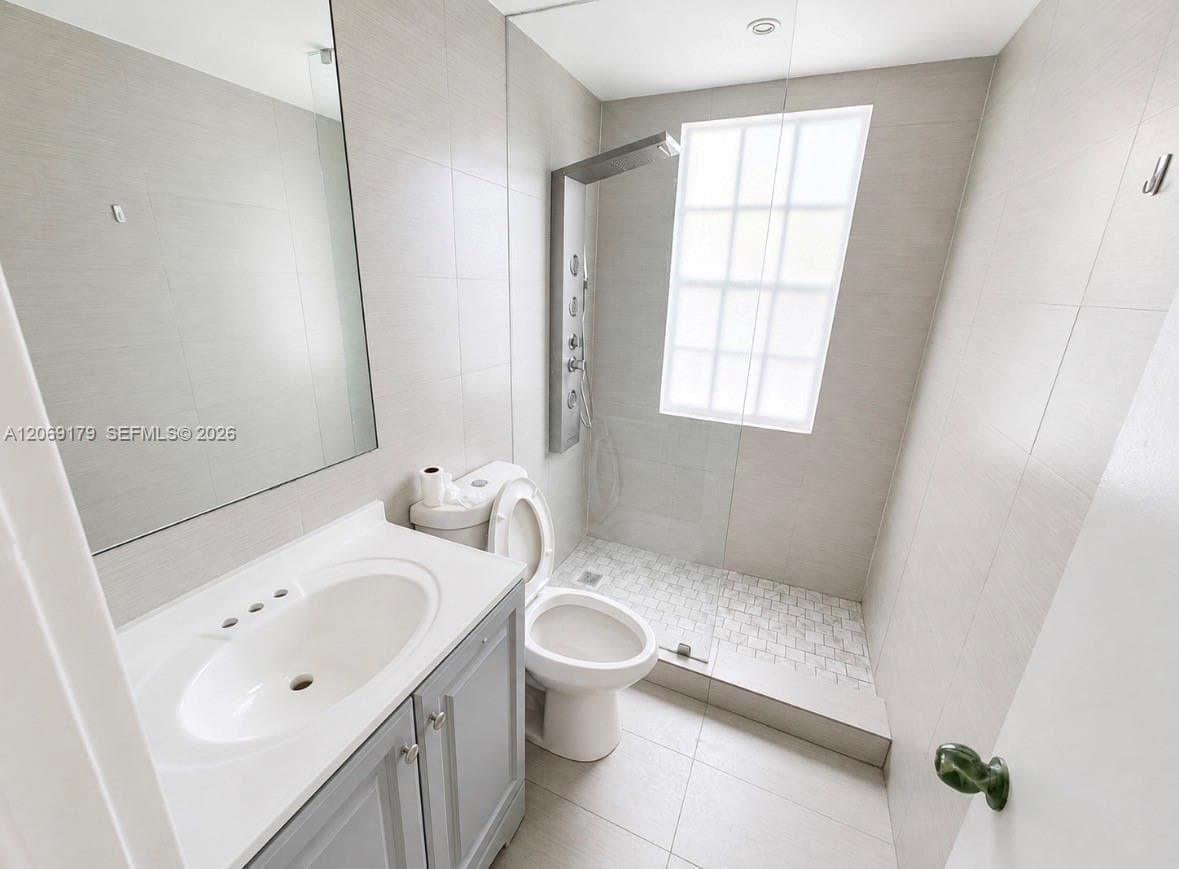FRIENDLY CORNER CONDO · #940A in Miami Beach - Photo 9