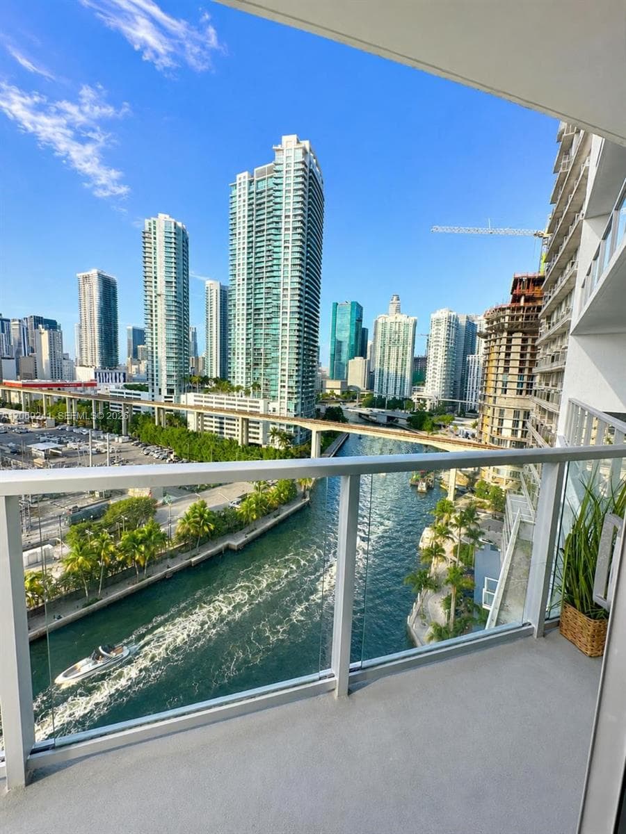 Latitude on the River · #1505 in Miami - Photo 3