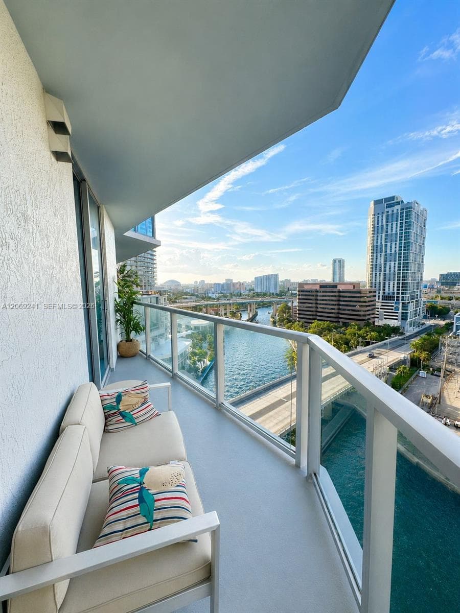 Latitude on the River · #1505 in Miami - Photo 4