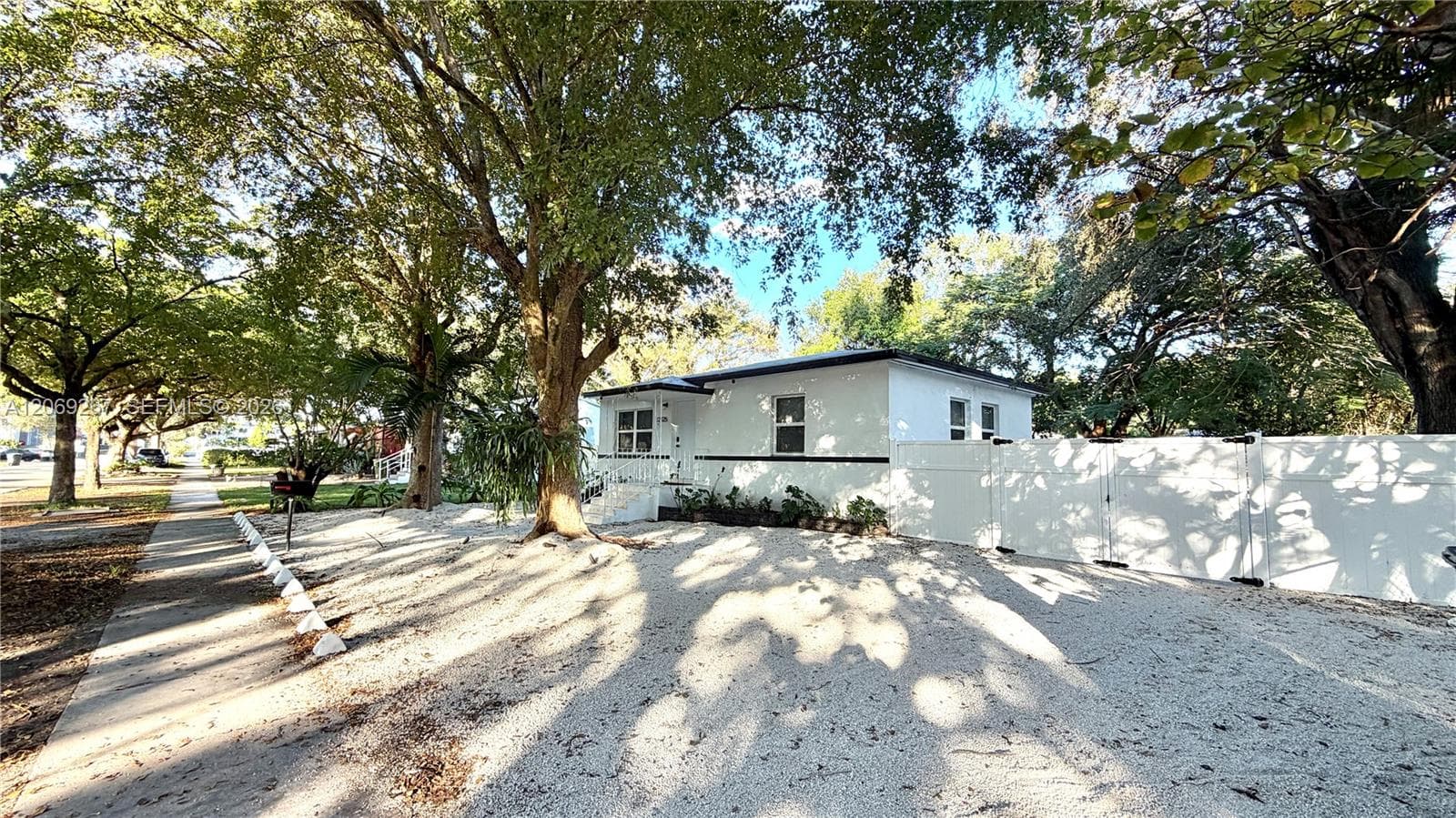12325 NE 11th Pl photo 29