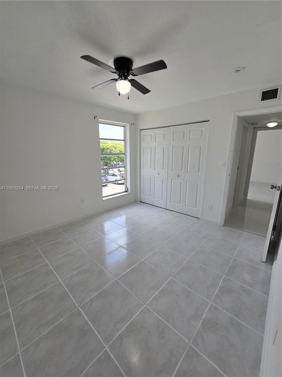 KENDALL ACRES · #J7 in Miami - Photo 20