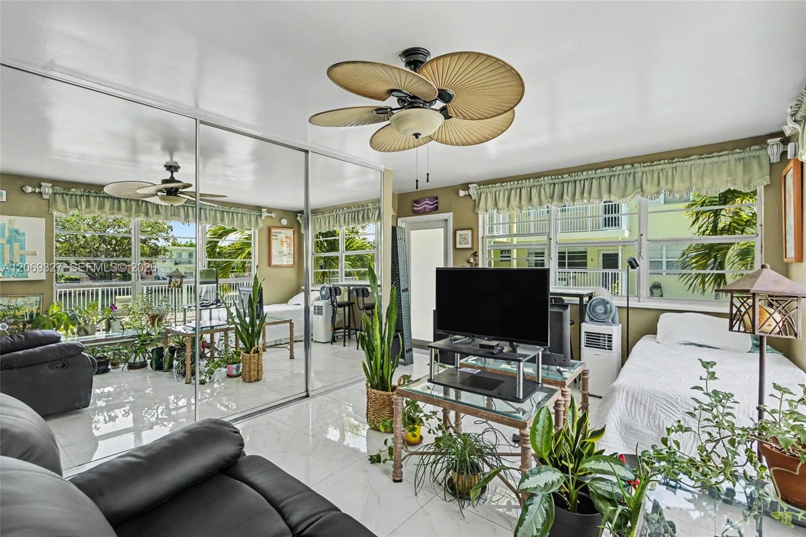 350 South Shore Condo · #15 in Miami Beach - Photo 2