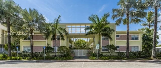 350 South Shore Condo · #15 in Miami Beach - Photo 1