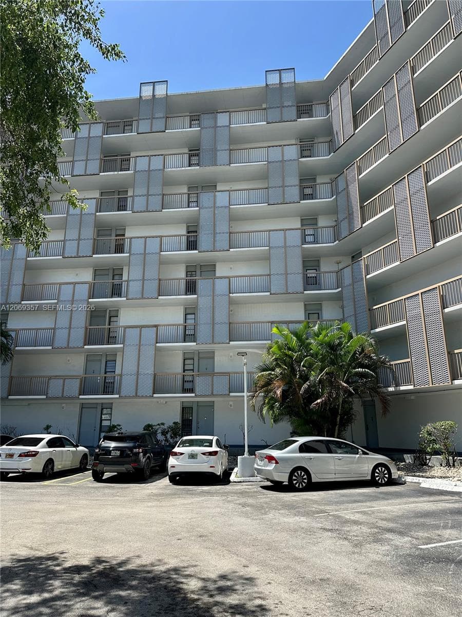 ENSENADA CONDO · #EI-216 in Aventura - Photo 2