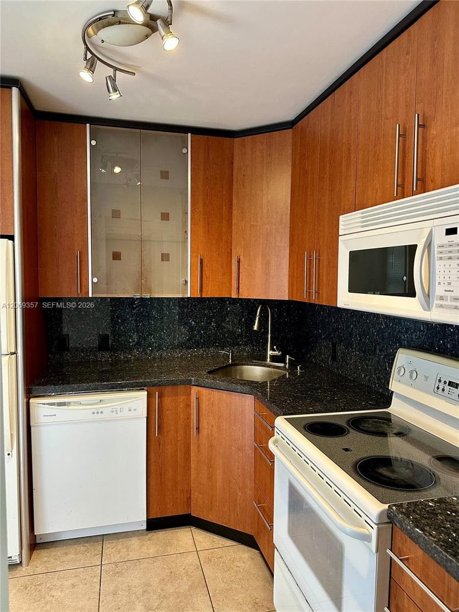 ENSENADA CONDO · #EI-216 in Aventura - Photo 9