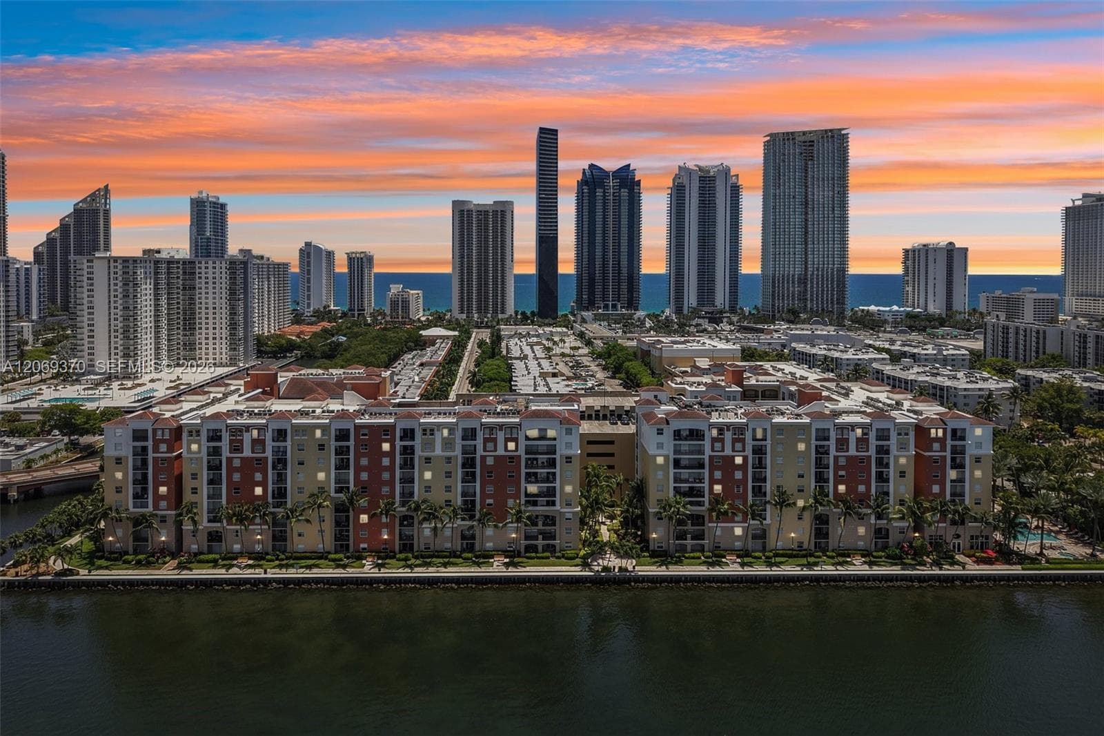 Porto Bellagio · #1407 in Sunny Isles Beach - Photo 42
