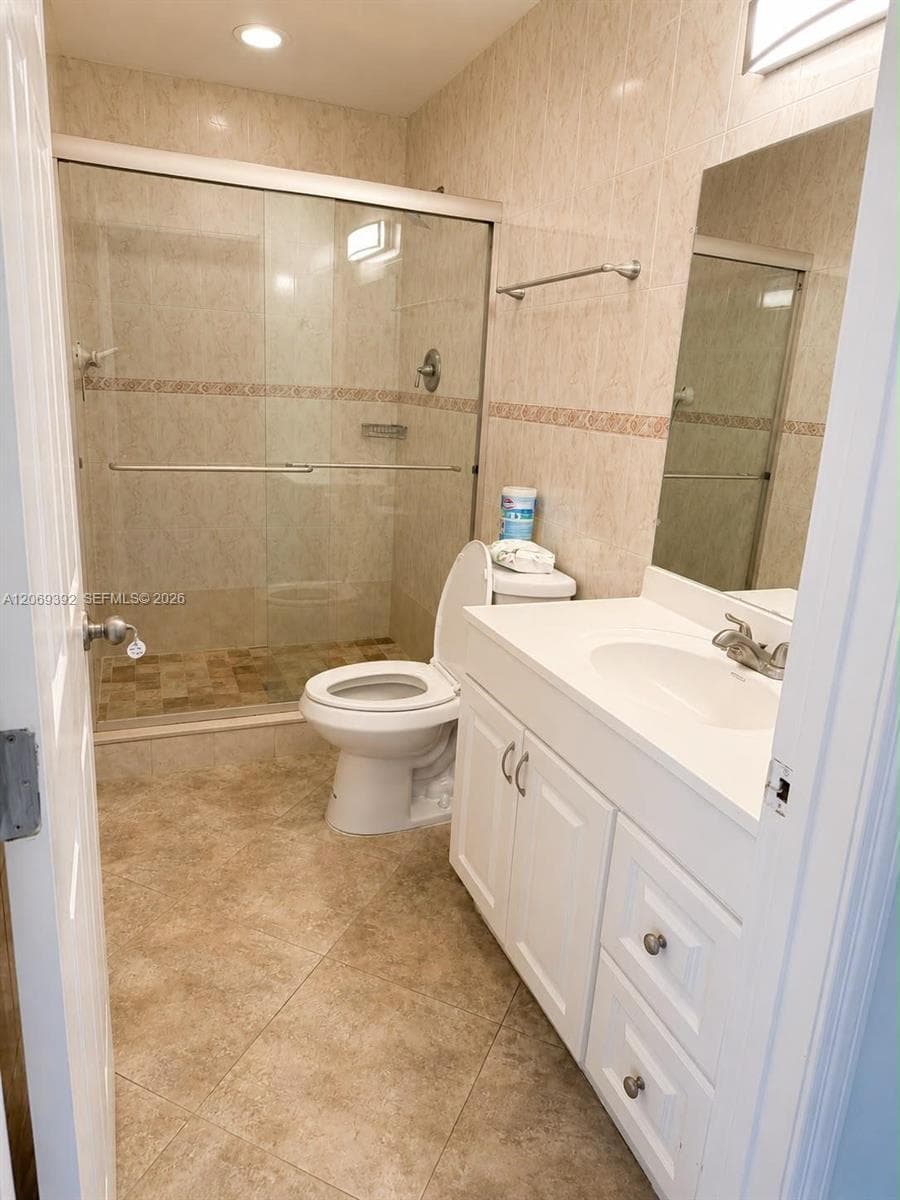 10955 SW 177th Ter photo 6