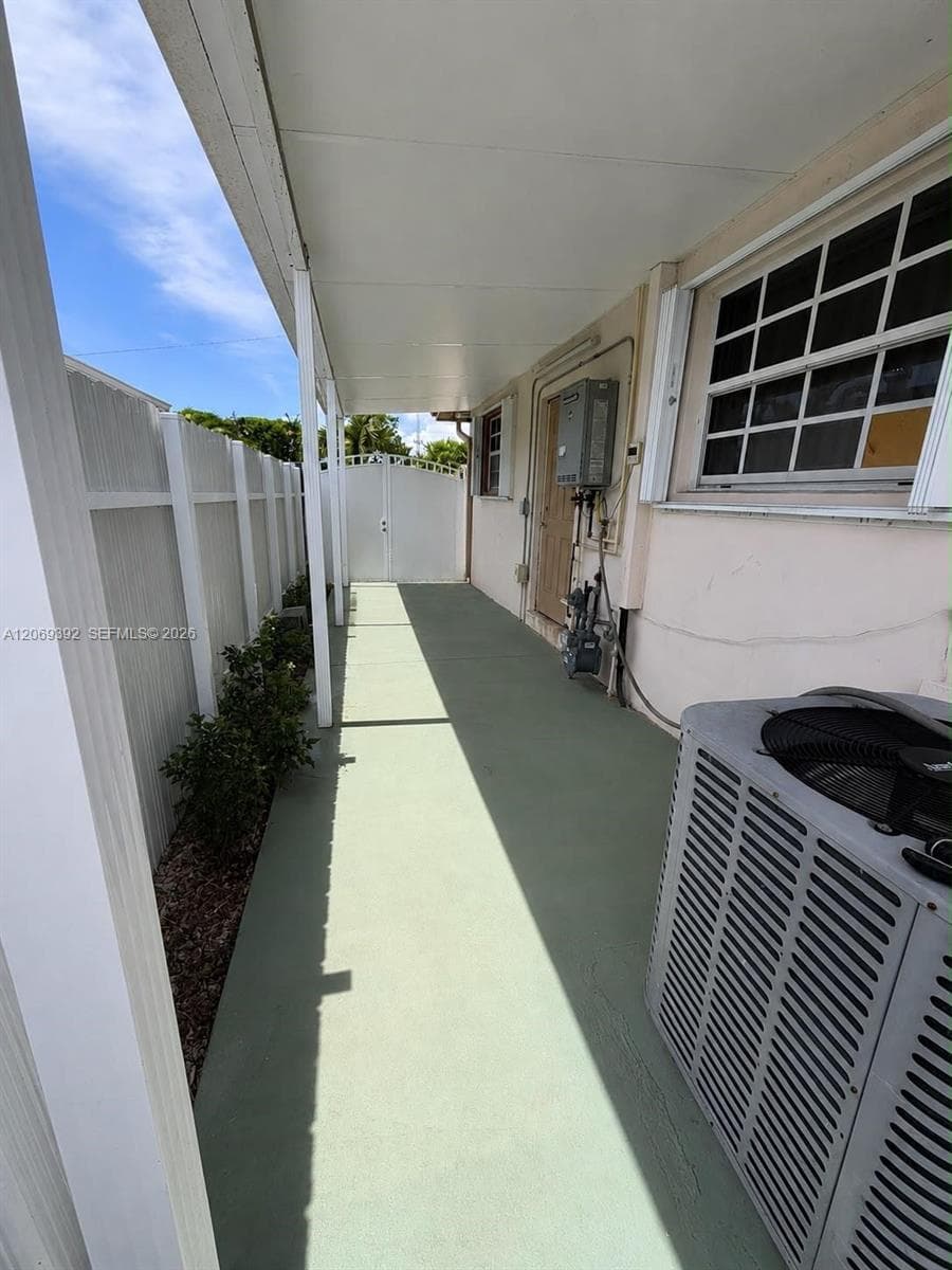 10955 SW 177th Ter photo 12