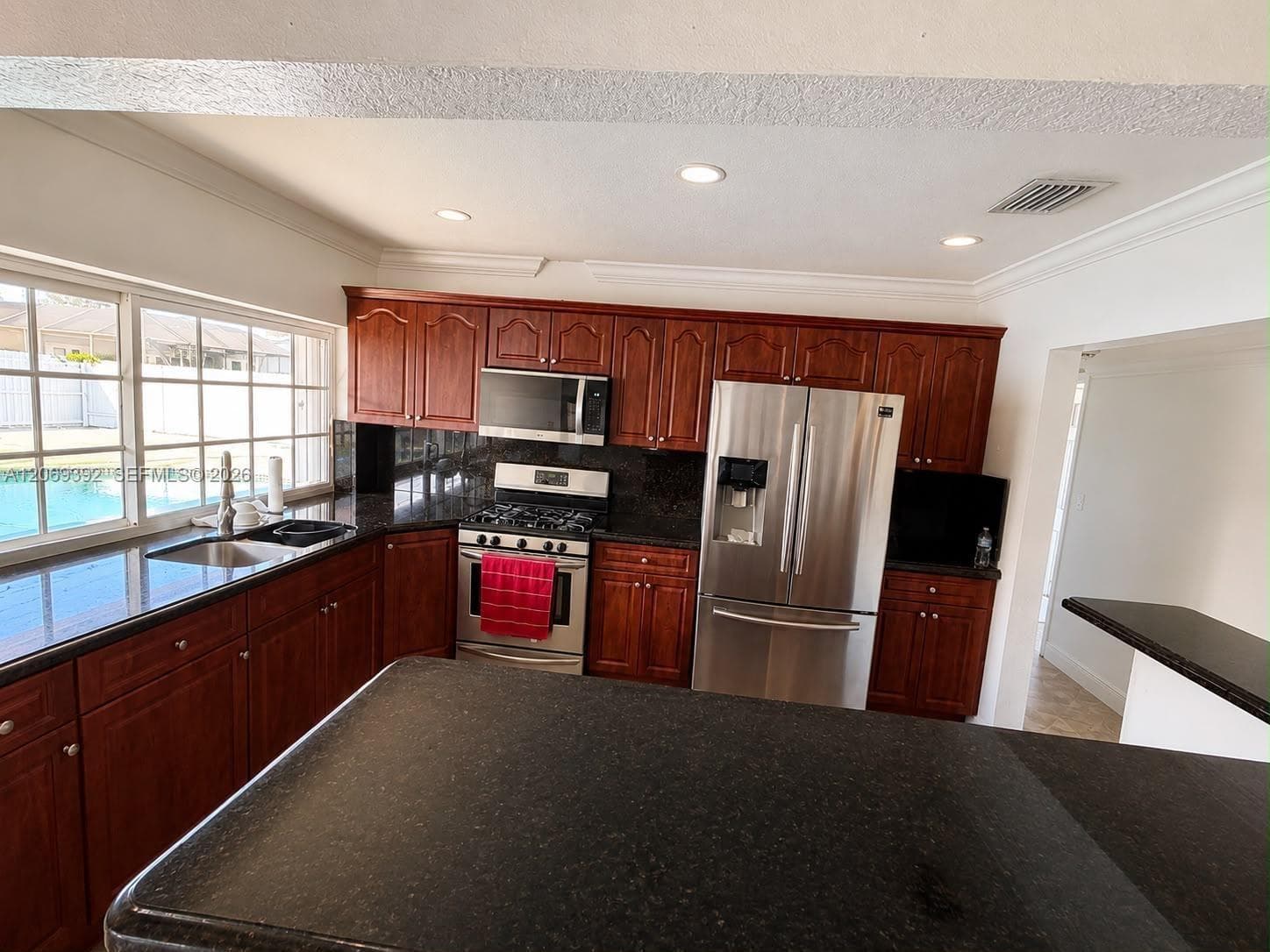 10955 SW 177th Ter photo 3