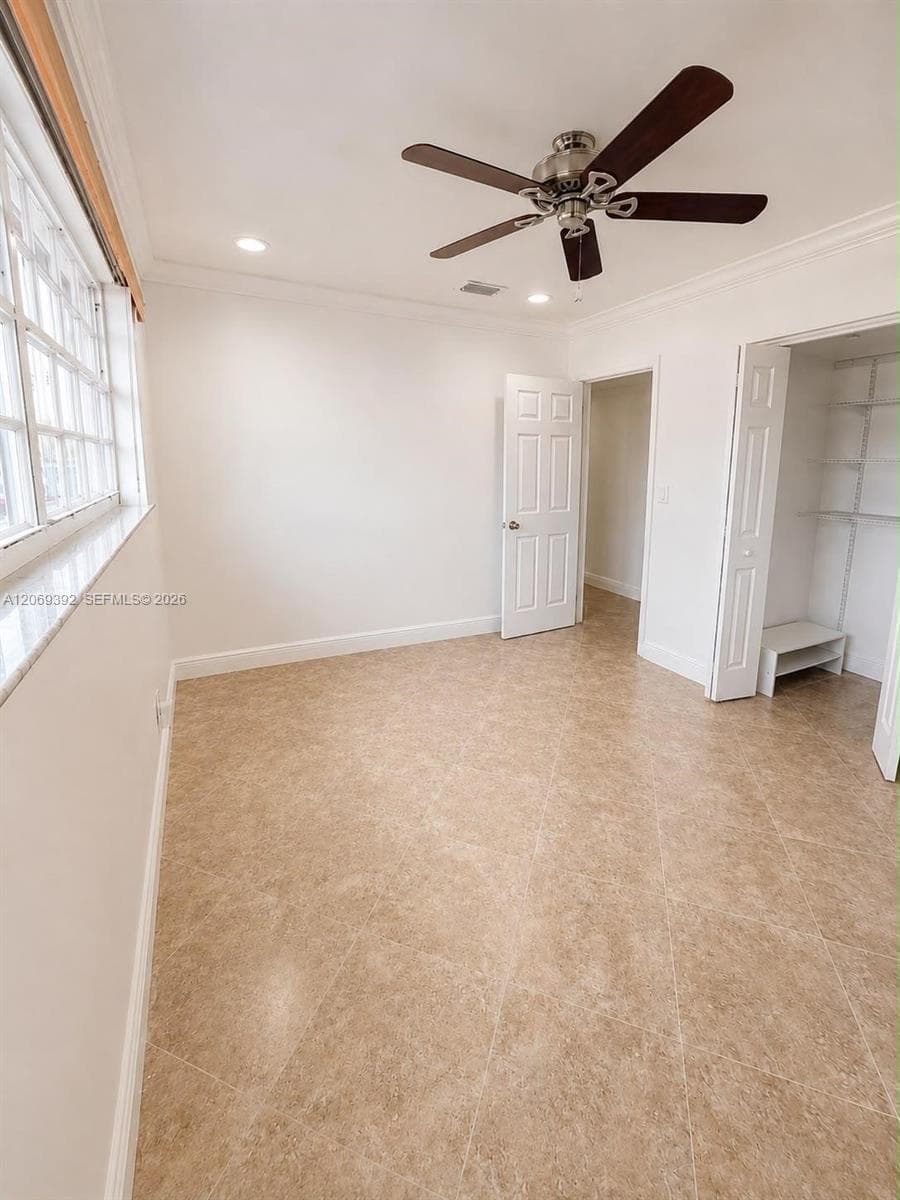 10955 SW 177th Ter photo 4