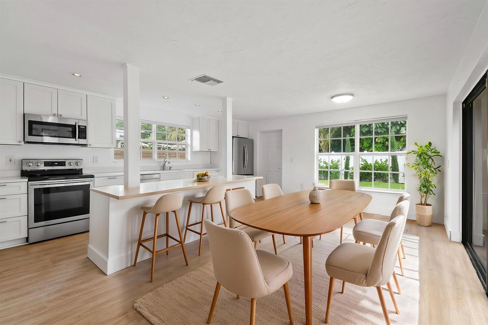 DiningRoom