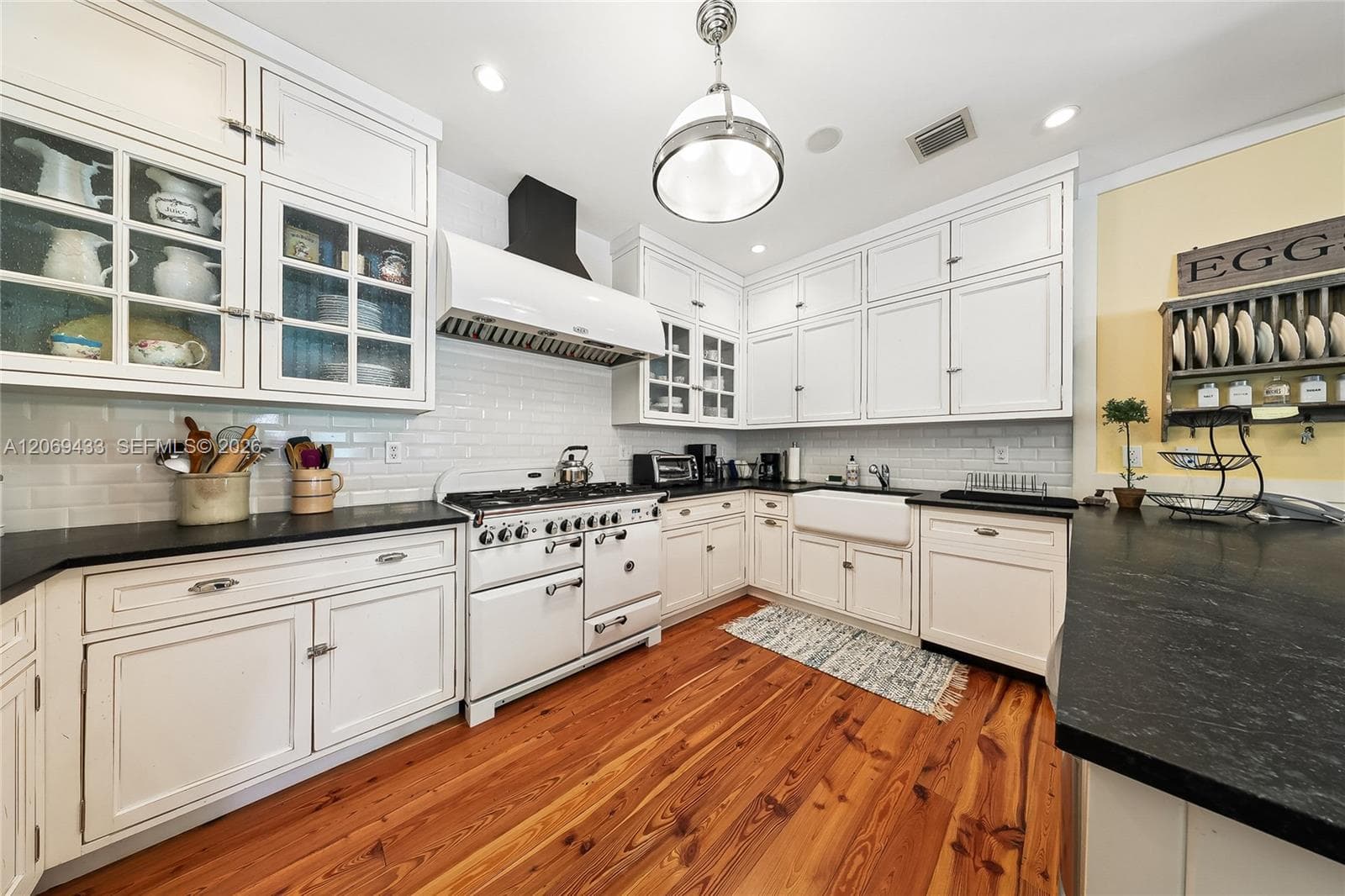 180 Ocean Blvd photo 10