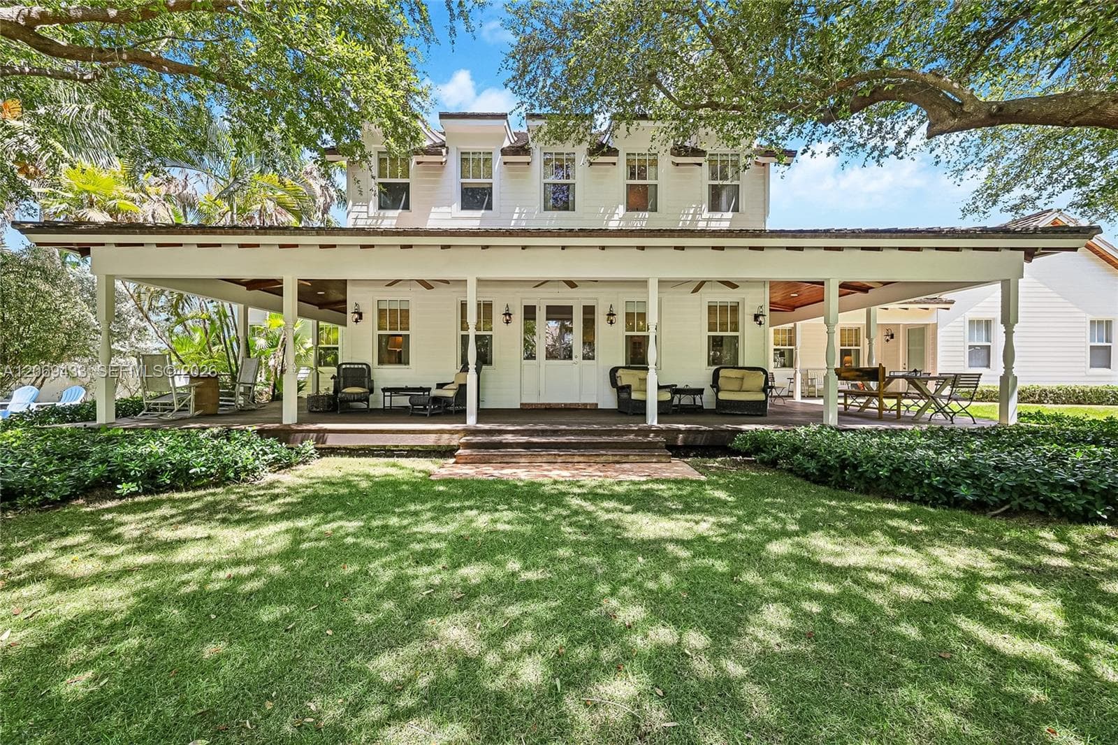 180 Ocean Blvd photo 4