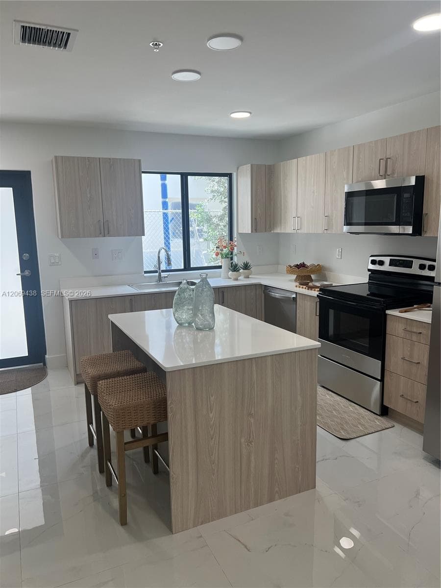 SUB OF · #108 in Hialeah - Photo 6