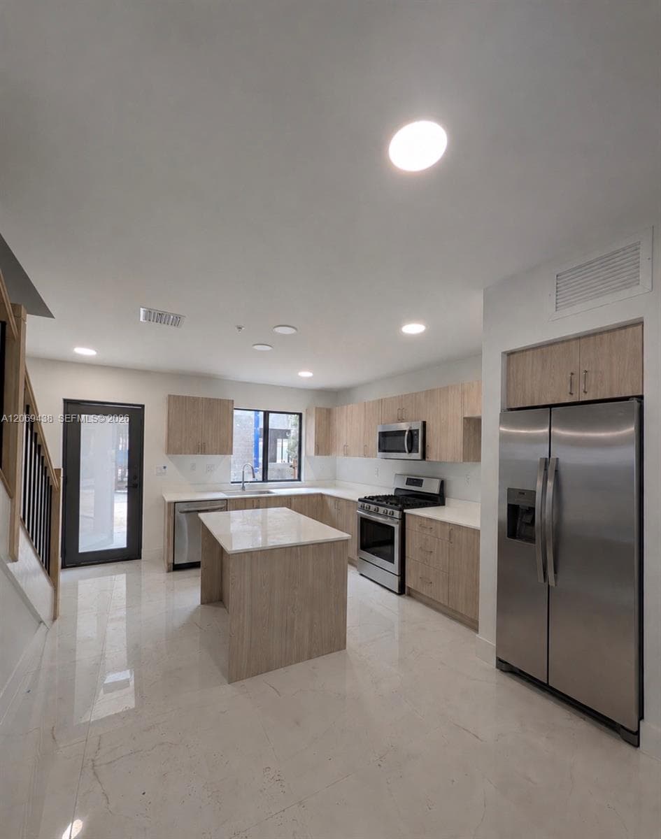 SUB OF · #108 in Hialeah - Photo 5