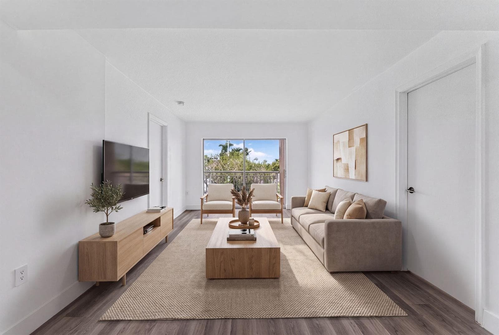 6-web-or-mls-Living_Room_DSC04271_hf4k