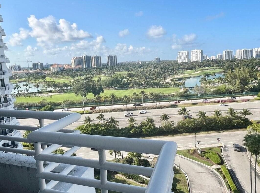 PARC CENTRAL AVENTURA EAS · #1211 in Aventura - Photo 14