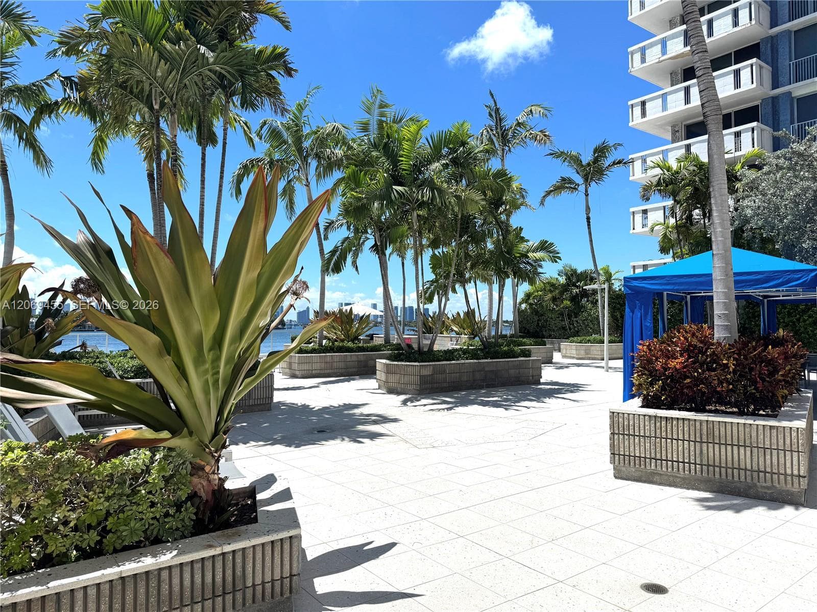 SOUTH BAY CLUB CONDO · #734 in Miami Beach - Photo 22
