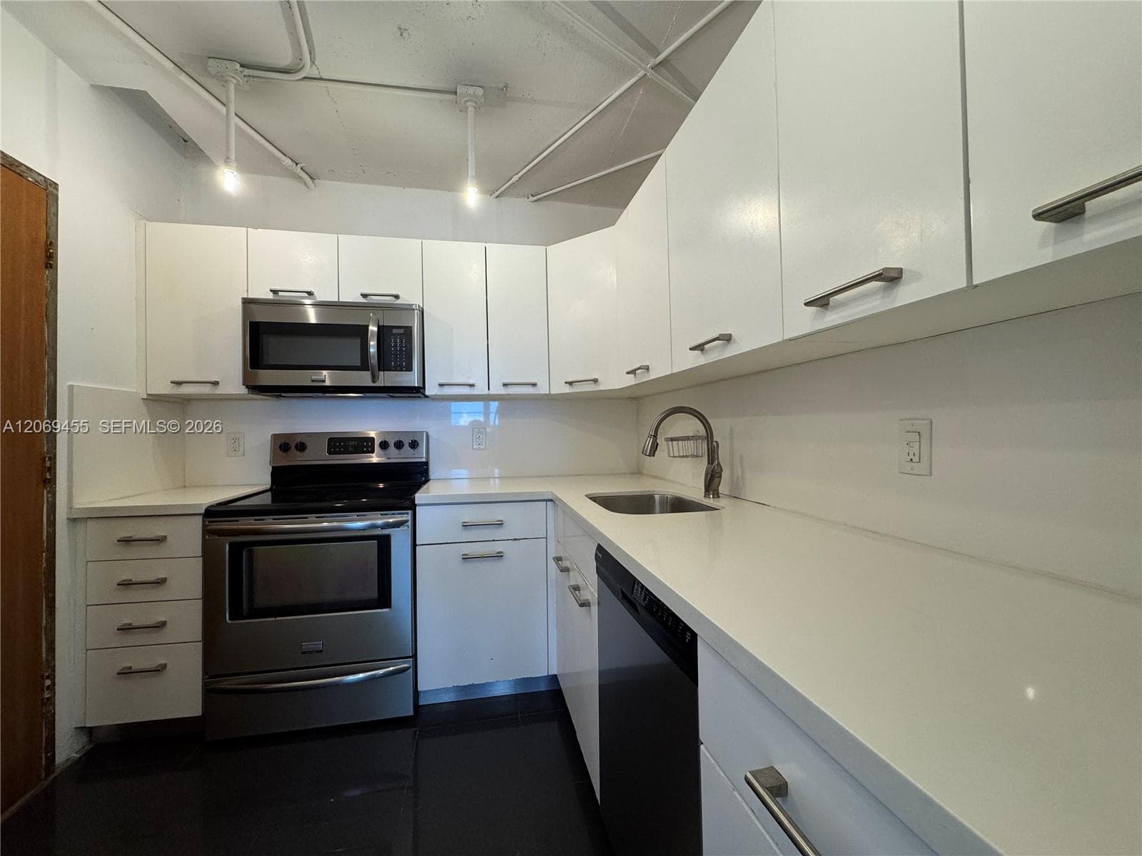 SOUTH BAY CLUB CONDO · #734 in Miami Beach - Photo 5