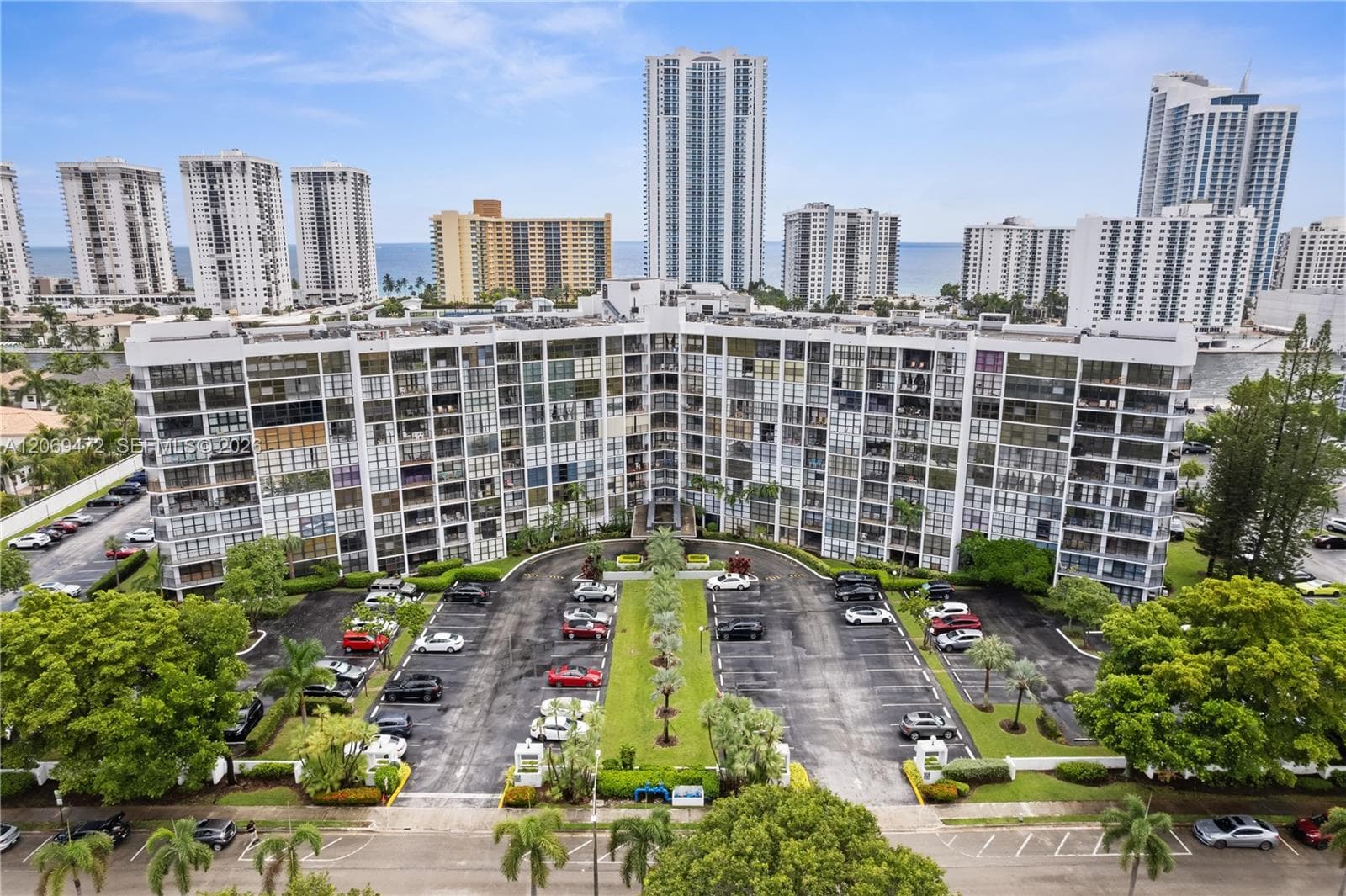 OCEANVIEW PARK CONDO · #614 in Hallandale Beach - Photo 1