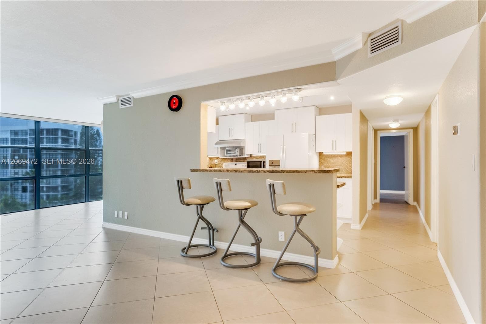 OCEANVIEW PARK CONDO · #614 in Hallandale Beach - Photo 5