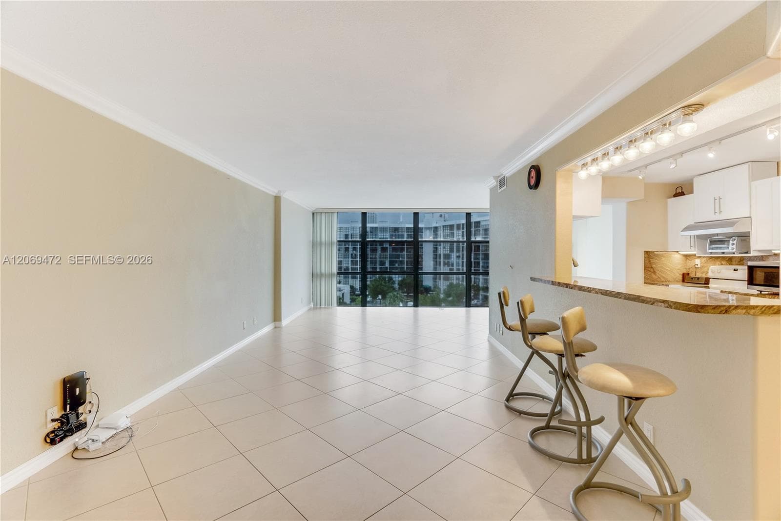 OCEANVIEW PARK CONDO · #614 in Hallandale Beach - Photo 4