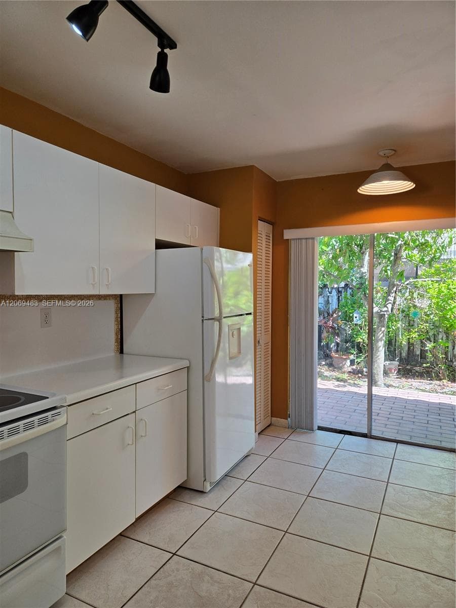 15416 SW 50th Ter photo 8