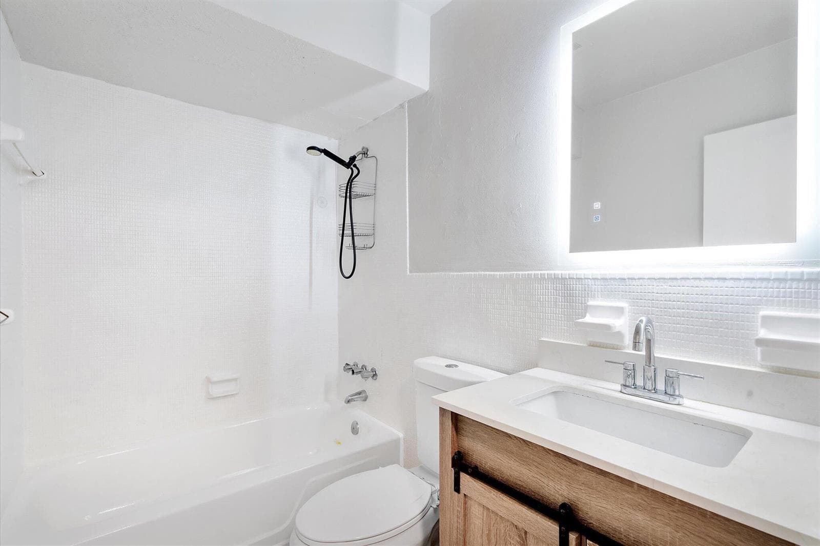 17-1638 Plunkett St_017