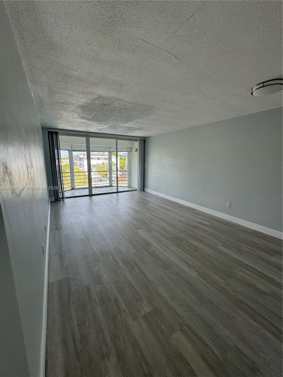 SECOND FORUM CONDO · #C305 in Miami - Photo 6