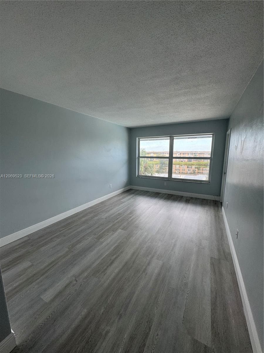 SECOND FORUM CONDO · #C305 in Miami - Photo 19