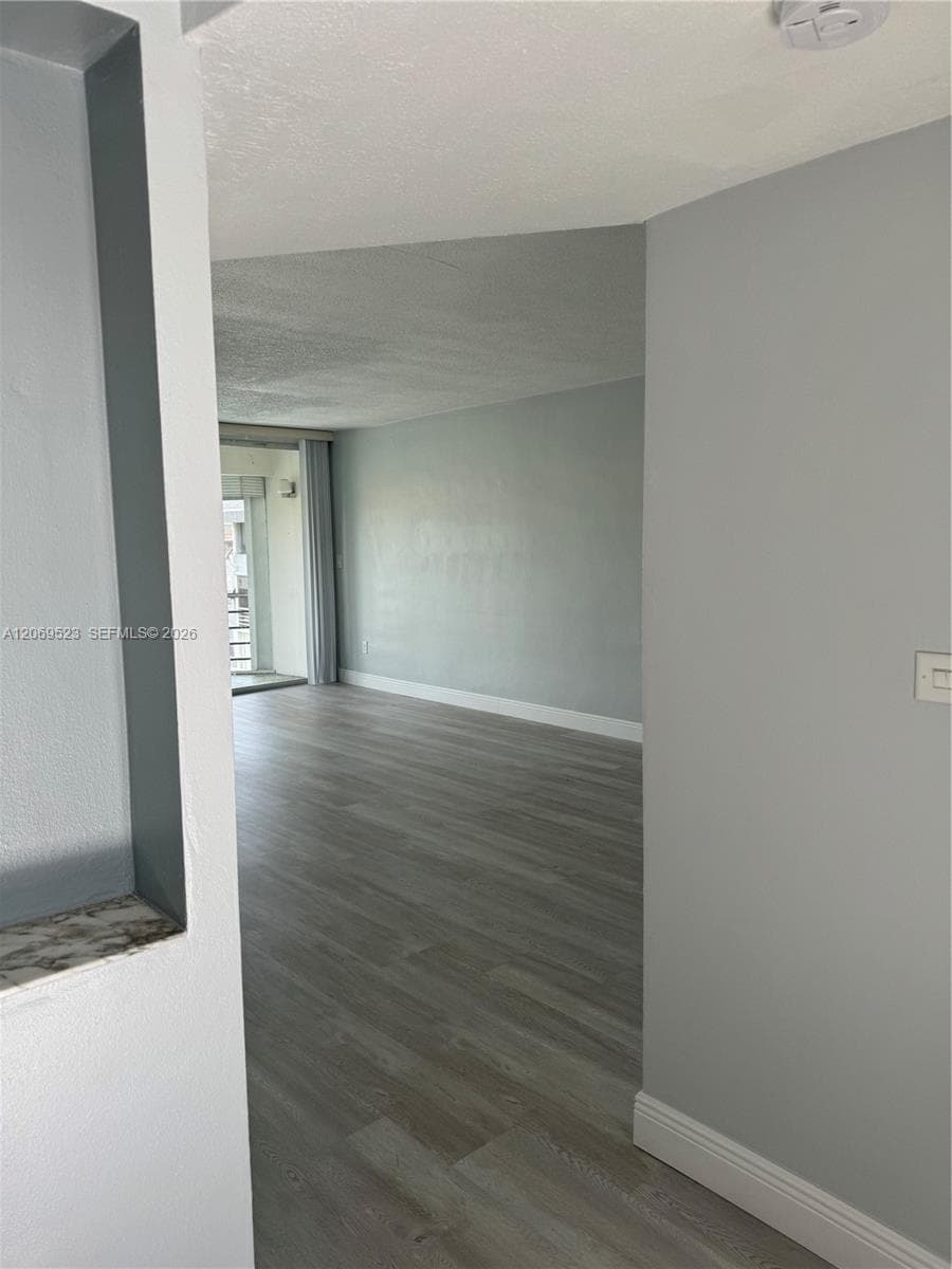 SECOND FORUM CONDO · #C305 in Miami - Photo 8