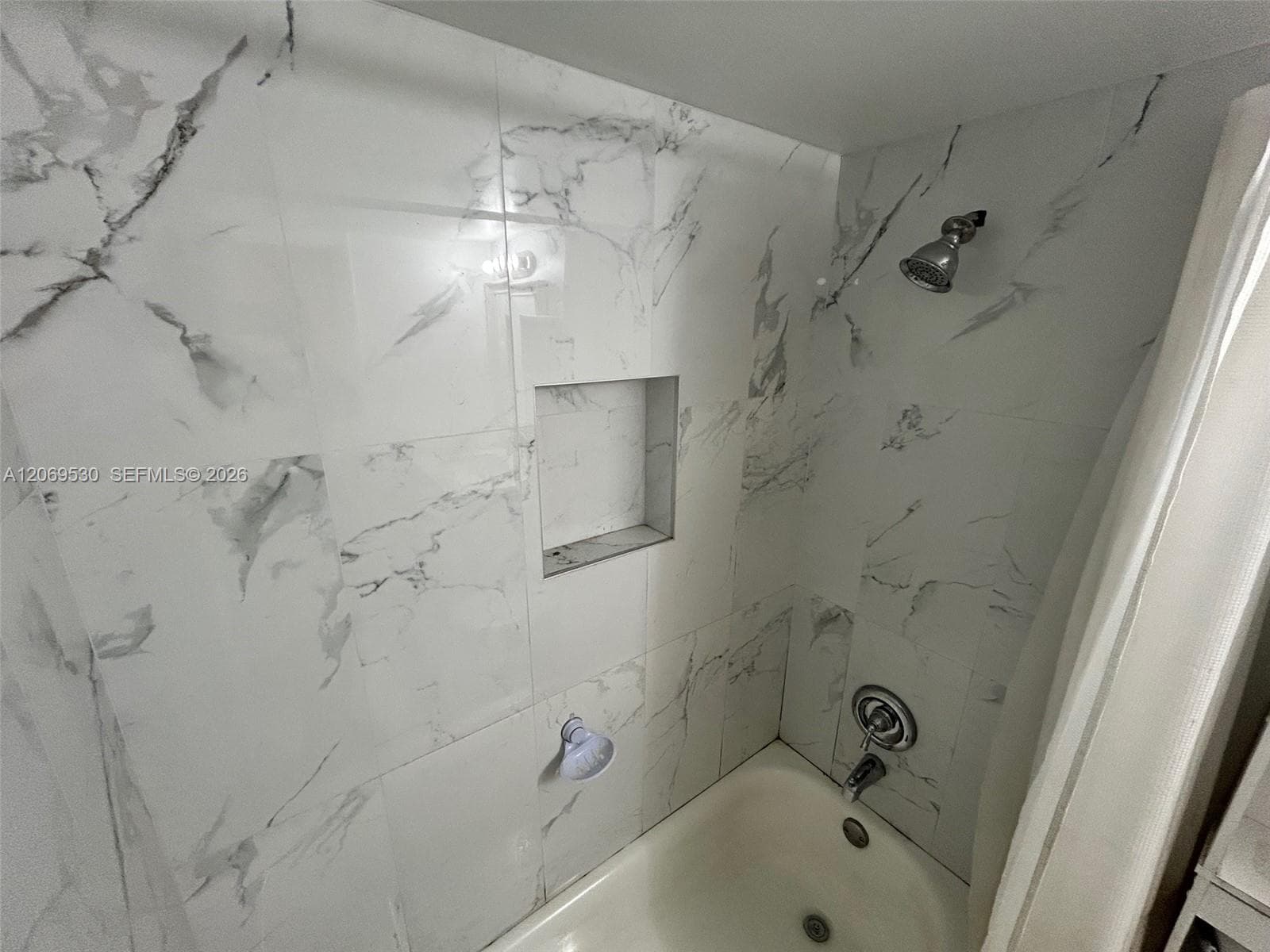 OAK TREE GARDEN CONDO · #J in Fort Lauderdale - Photo 12