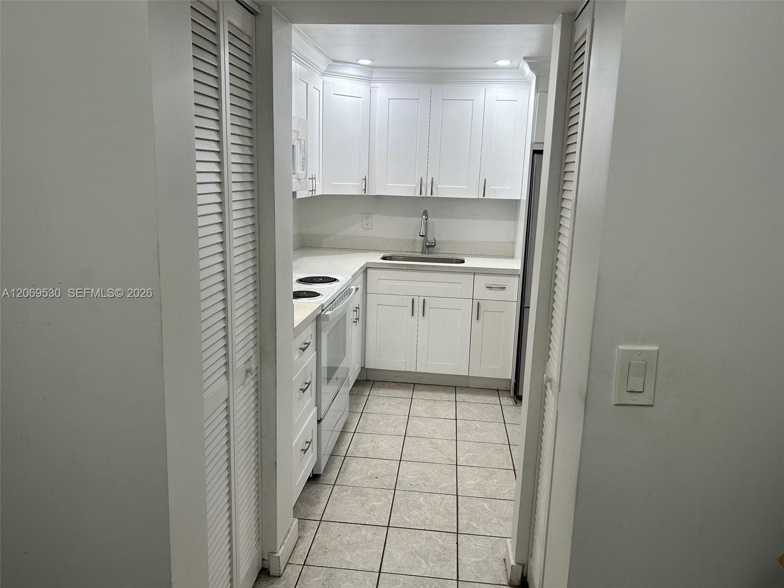 OAK TREE GARDEN CONDO · #J in Fort Lauderdale - Photo 7