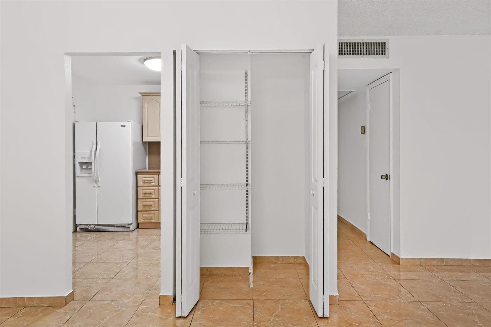 Dinning Closet
