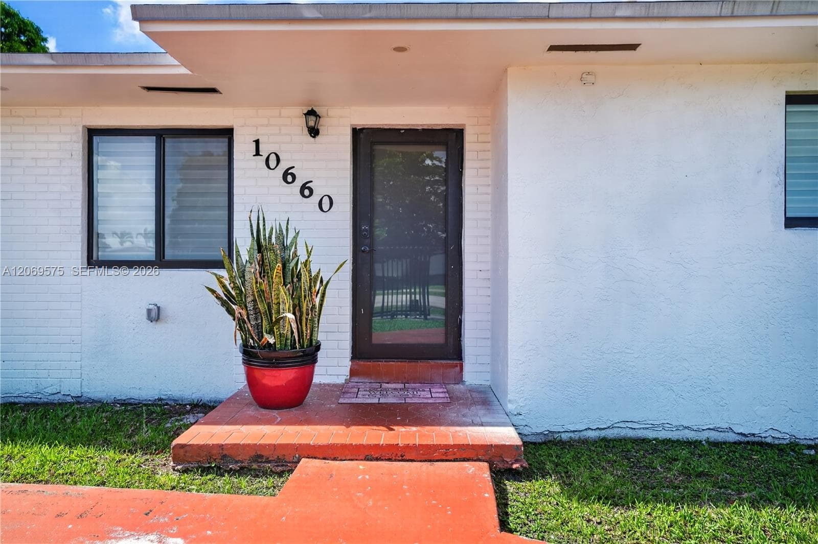 10660 SW 164th St photo 2