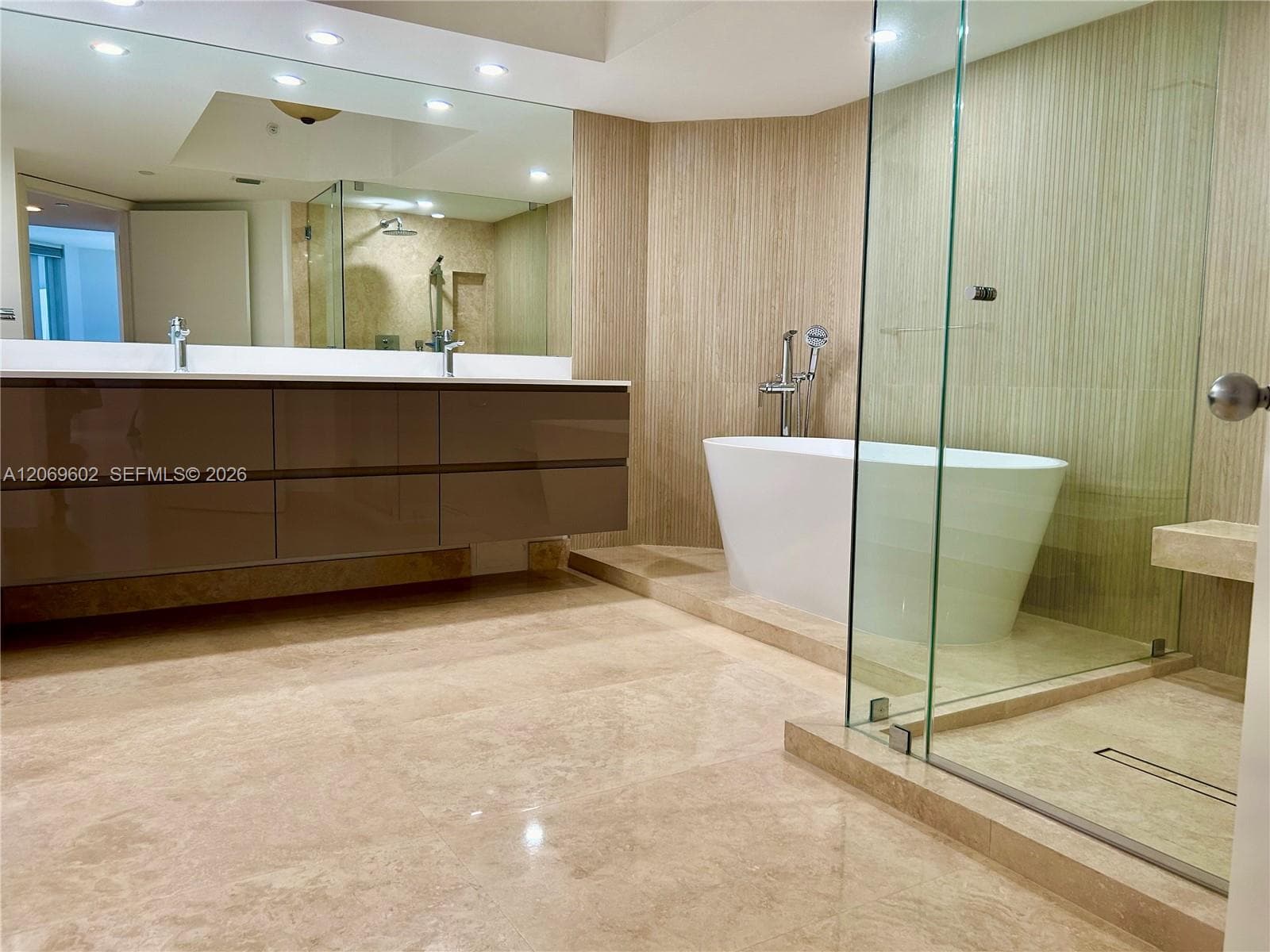 SOUTH TOWER AT THE POINT · #2710 in Aventura - Photo 10
