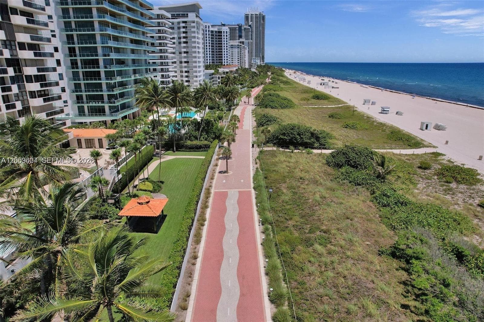 LEXCELLENCE CONDO · #1505 in Miami Beach - Photo 1
