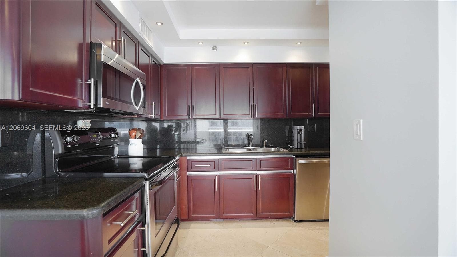 LEXCELLENCE CONDO · #1505 in Miami Beach - Photo 24