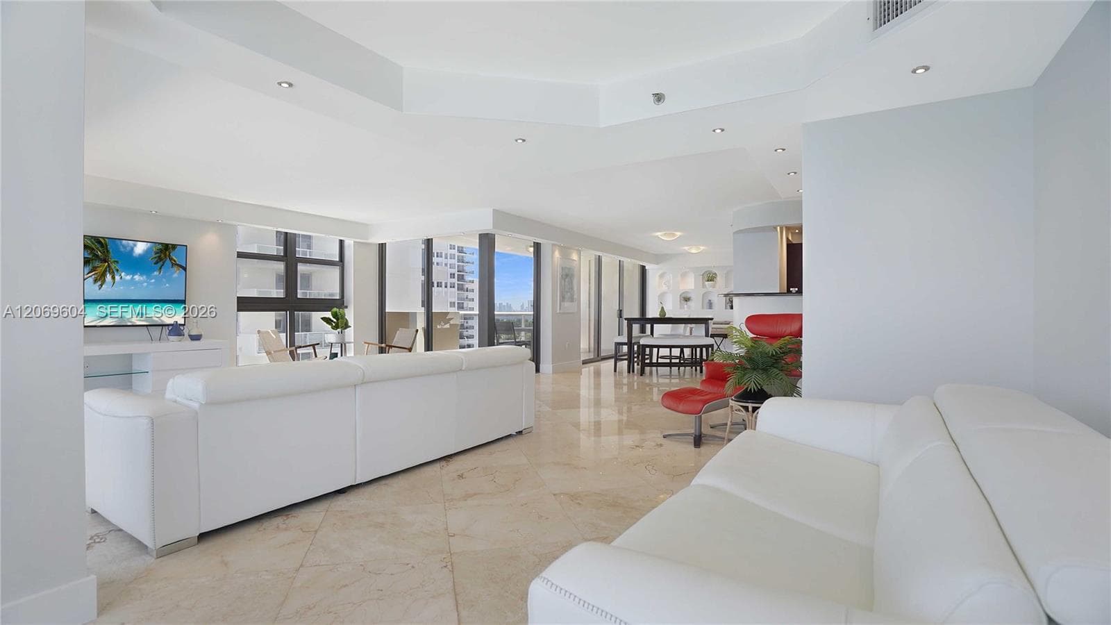 LEXCELLENCE CONDO · #1505 in Miami Beach - Photo 4