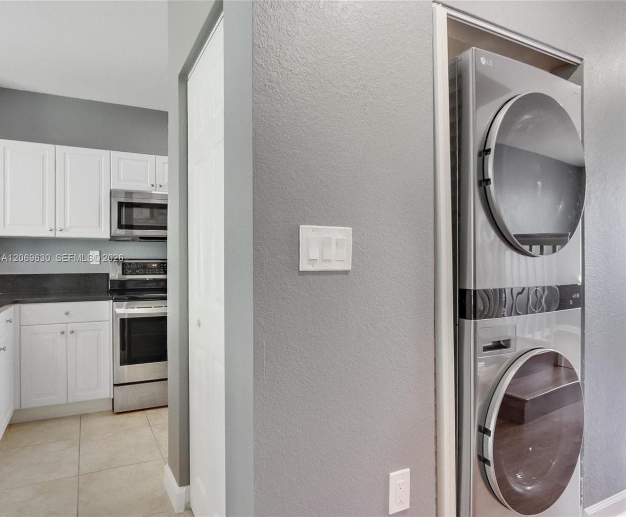 2928 SE 2nd St #3 photo 13