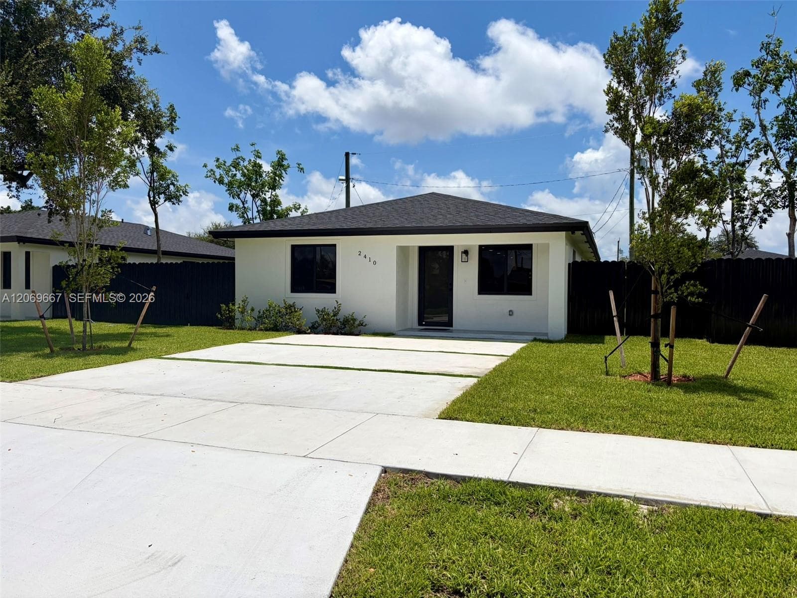 2420 NW 154th St #. photo 4