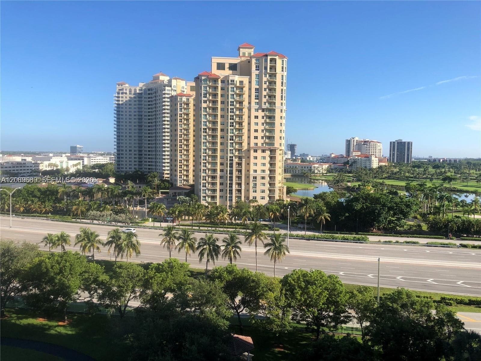 PARC CENTRAL AVENTURA SOU · #1101 in Aventura - Photo 15