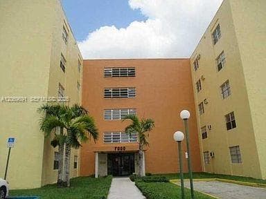 CORAL GATE WEST CONDO · #4-323 in Hialeah - Photo 3