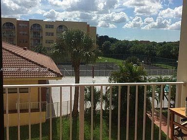 CORAL GATE WEST CONDO · #4-323 in Hialeah - Photo 4