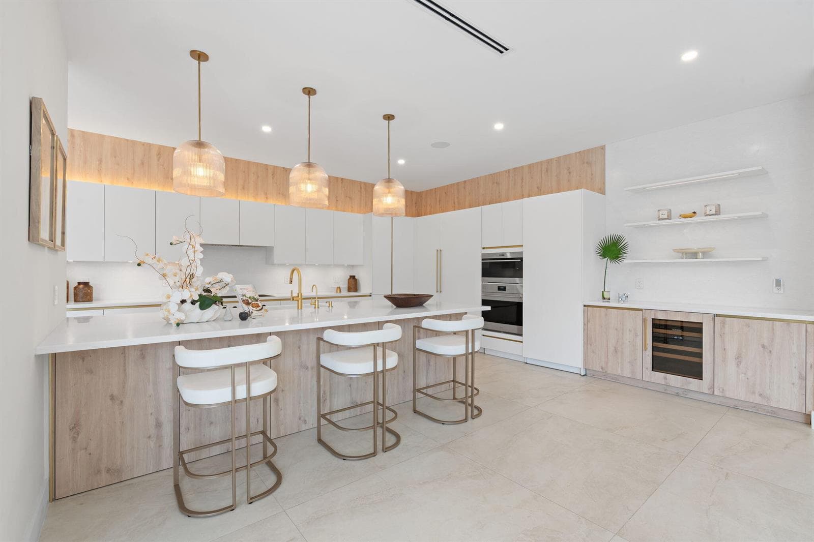 107-web-or-mls-2506 NE 14th St, Fort Lau