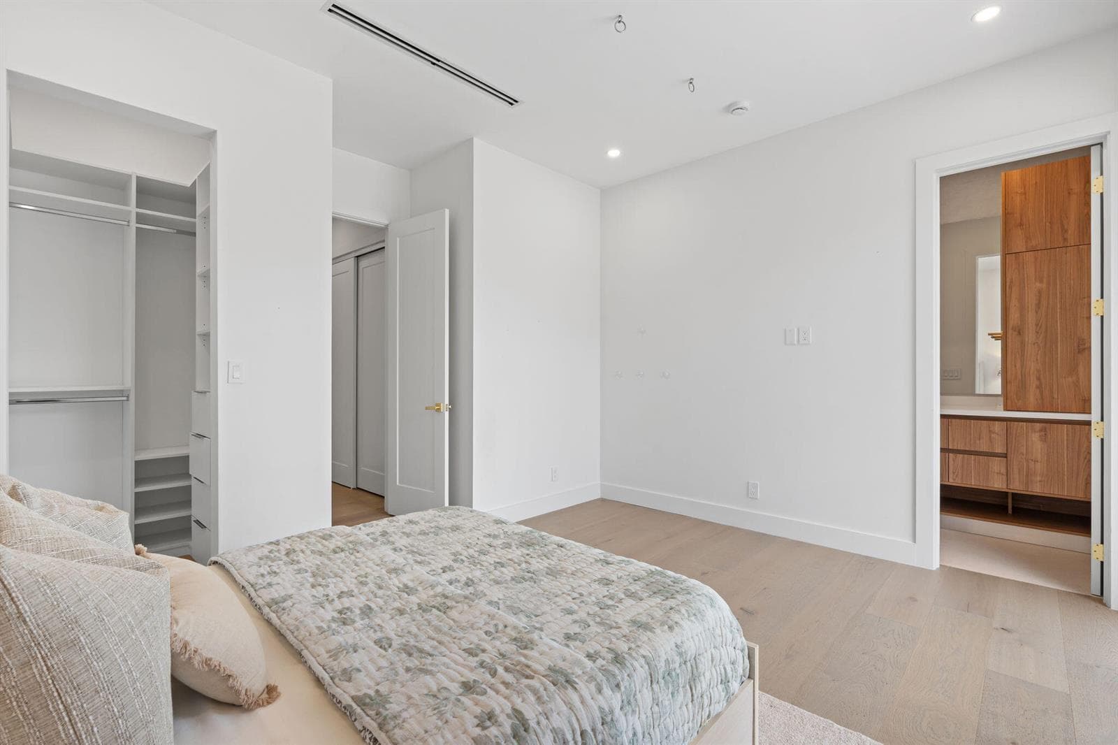 80-web-or-mls-2506 NE 14th St, Fort Laud