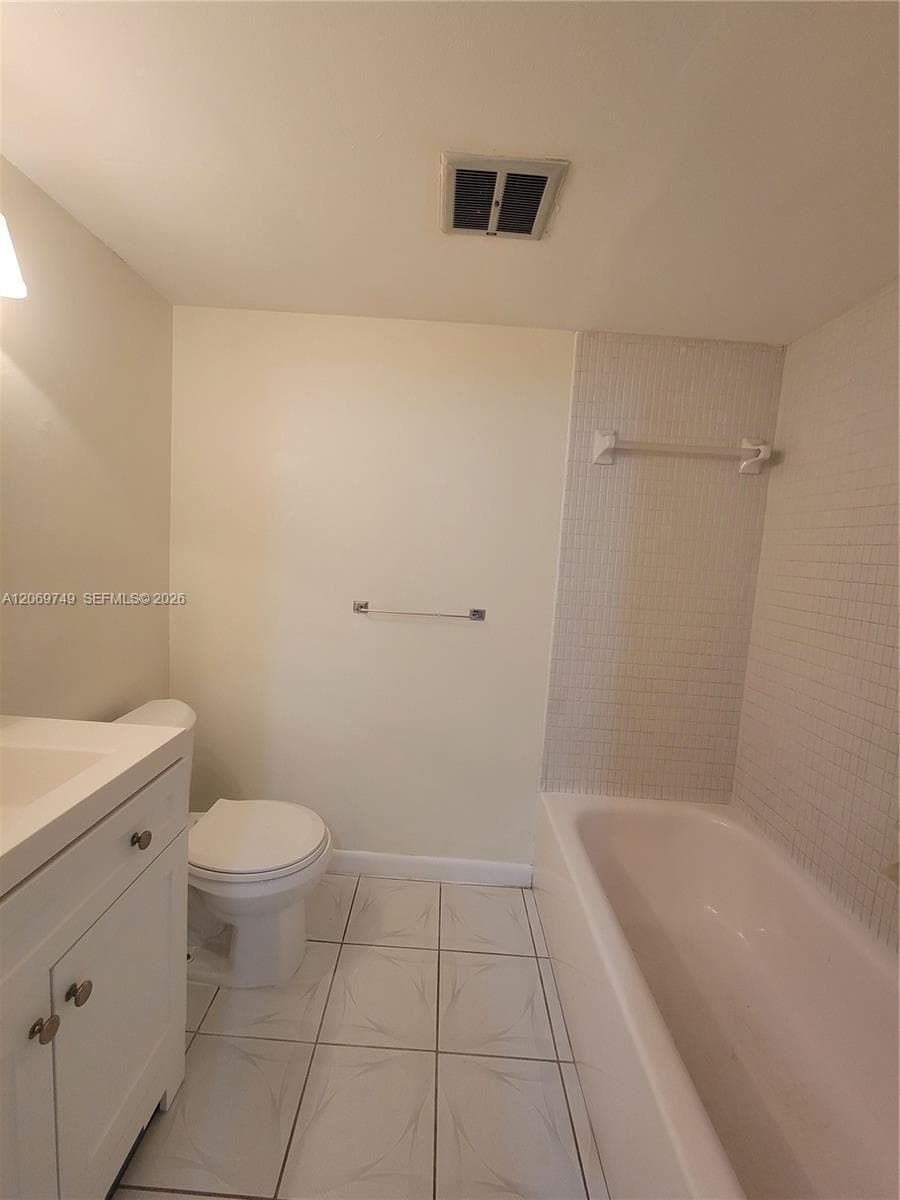 SANTA MONICA CONDOMINIUM · #101A in Hollywood - Photo 6