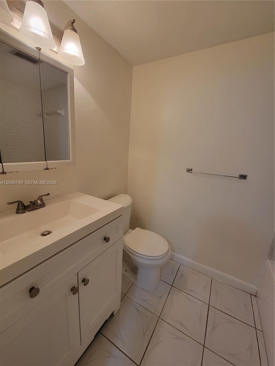 SANTA MONICA CONDOMINIUM · #101A in Hollywood - Photo 7