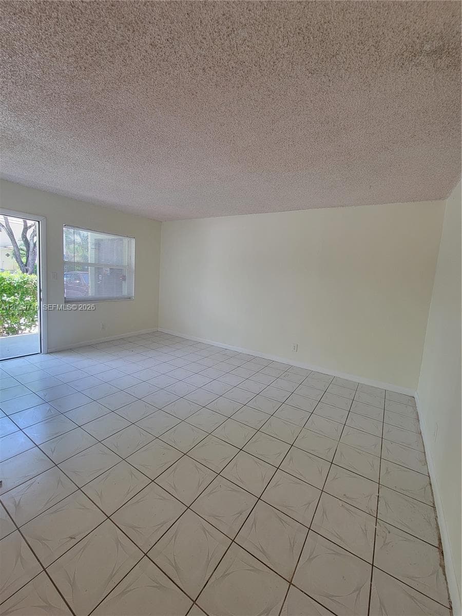 SANTA MONICA CONDOMINIUM · #101A in Hollywood - Photo 5
